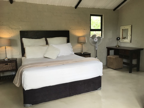 Tamboti Lodge 3 Bedroom,Queen bed en-suite 